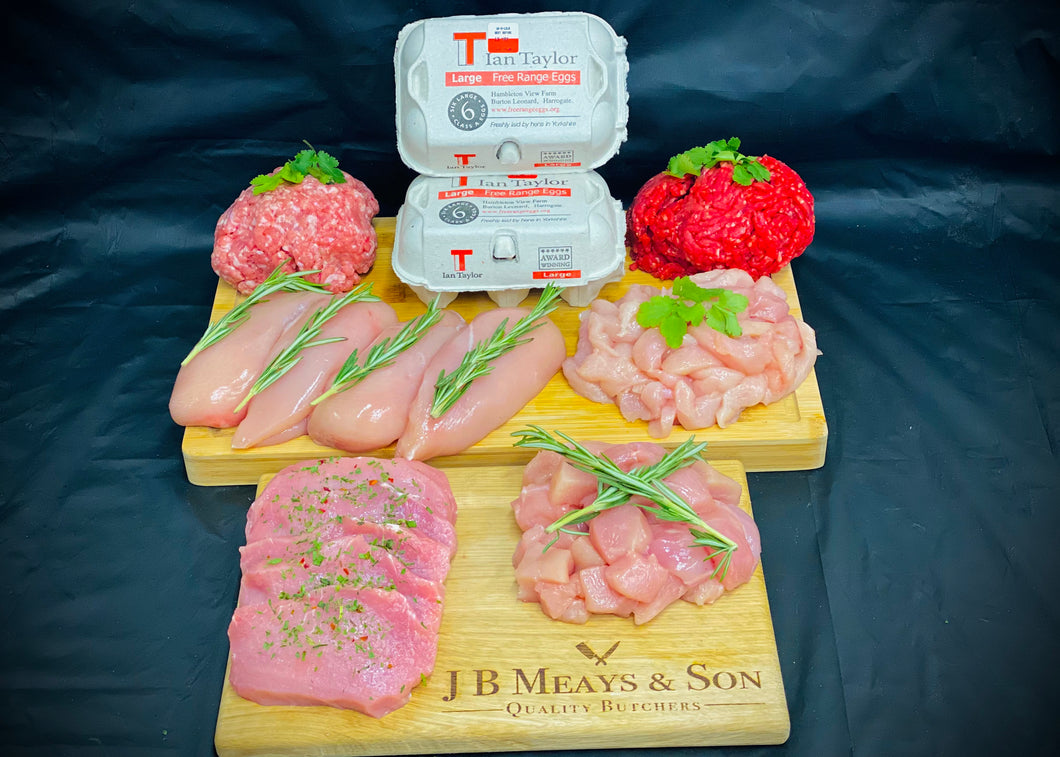 Contains:  4 x Chicken Fillets 6 x Lean Pork Steaks 450g Diced Chicken Fillets 450g Chicken Strips 450g Lean Minced Steak 450g Lean Pork Mince 12 x Free Range Eggs
